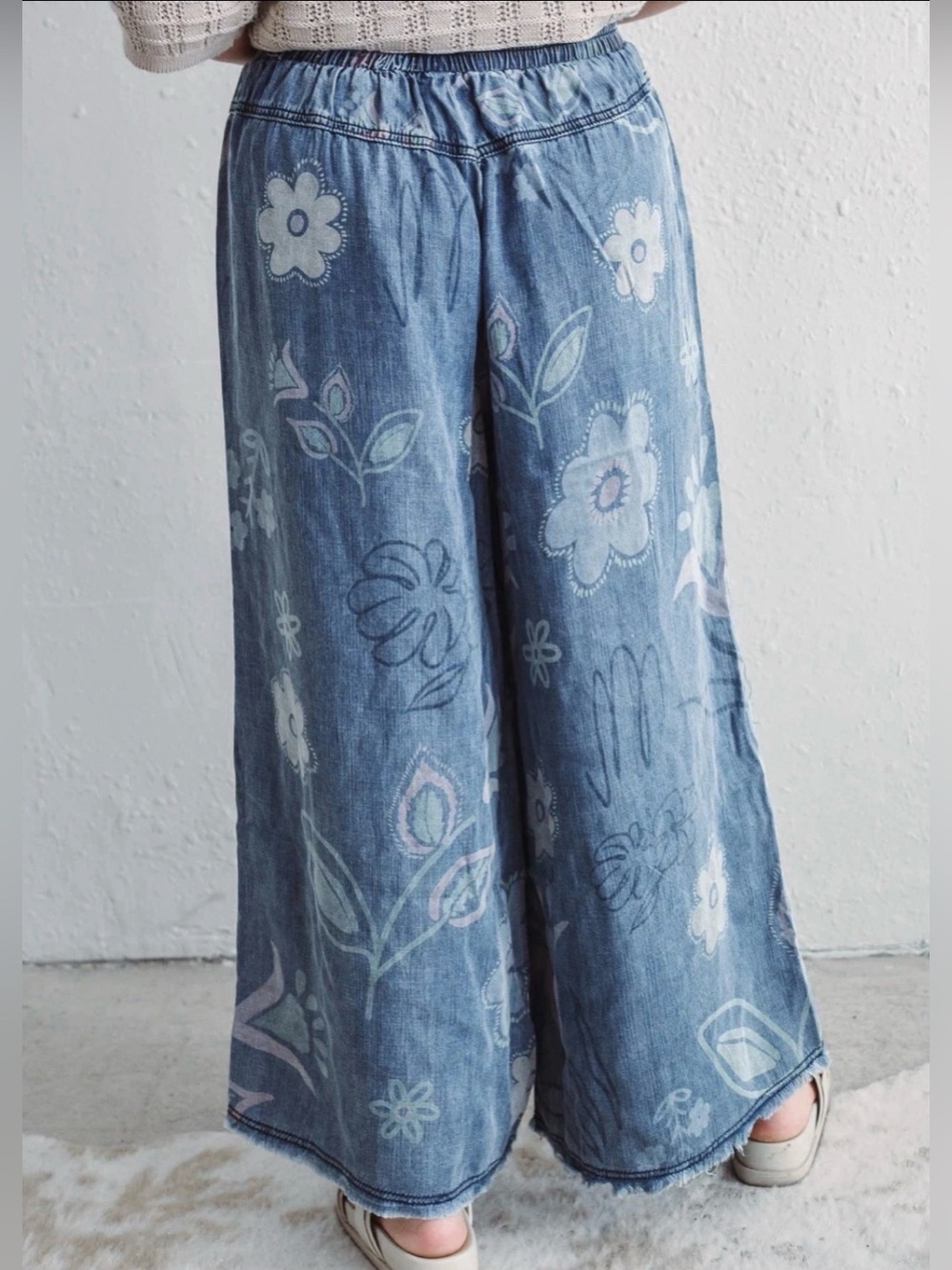 Easel Boho Chambray Tencel Floral Wide-Leg Denim Pants - Blue size Small - Picture 2 of 5
